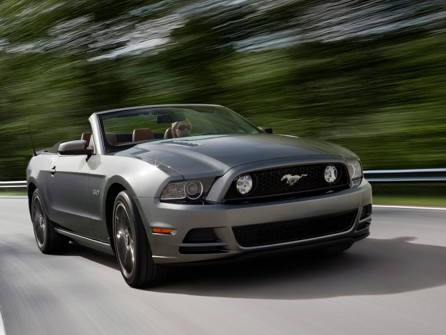 Ford_Mustang_3.jpg