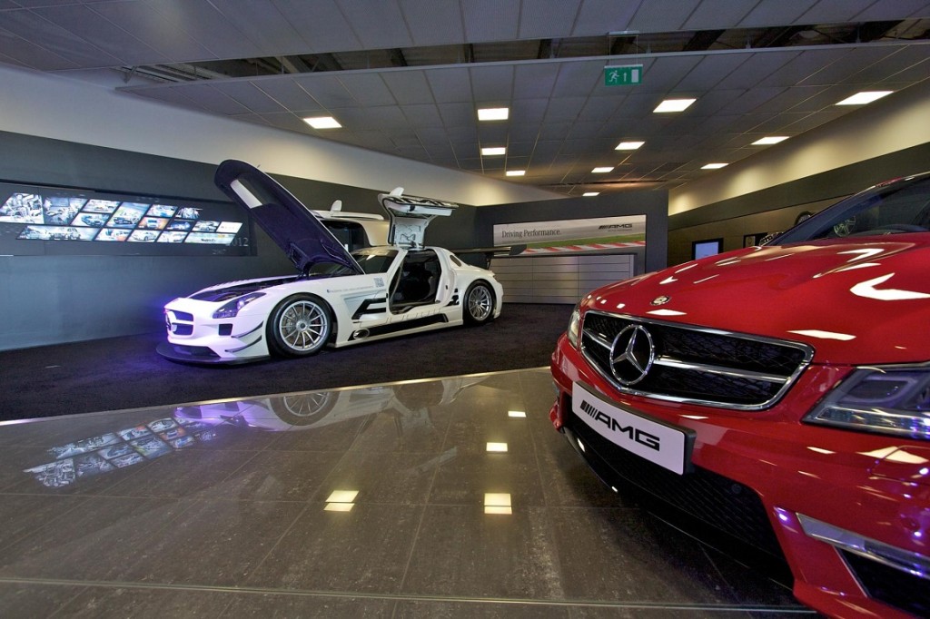 Mercedes benz visitor center uk #4